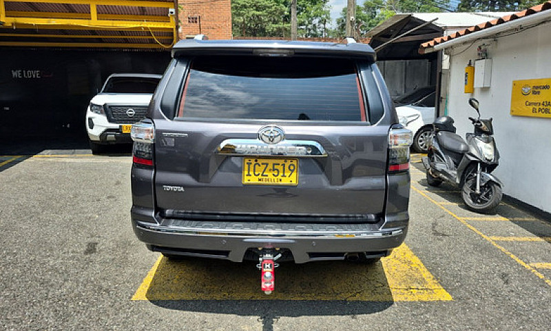 Toyota 4Runner 4.0 L...