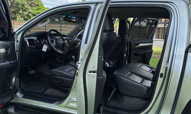 Toyota Hilux 4.0...