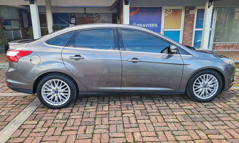 Ford Focus Titanium ...