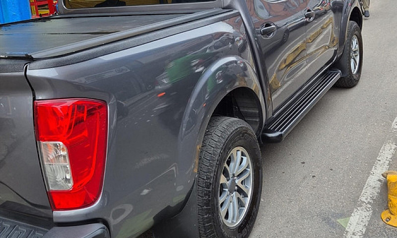 Nissan Frontier 2.5 ...