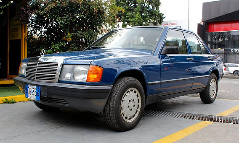 Mercedes-Benz 190 E ...