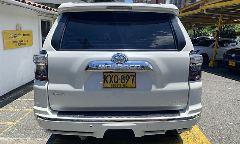 Toyota 4Runner 4.0 L...