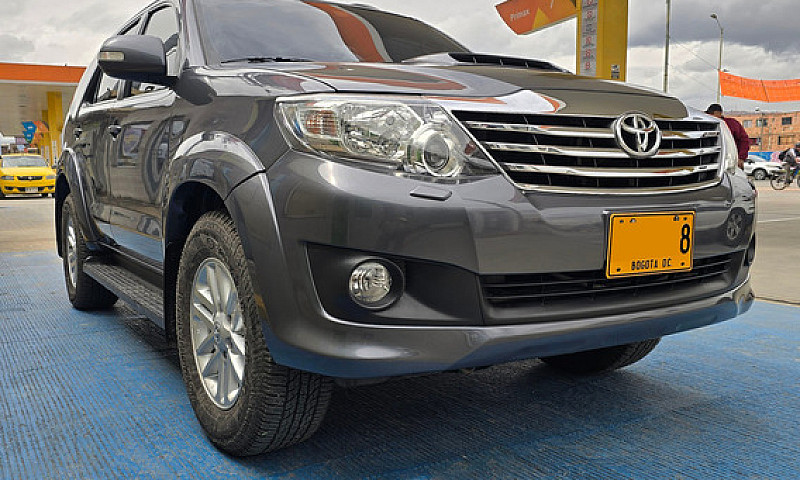 Toyota Fortuner 3.0 ...