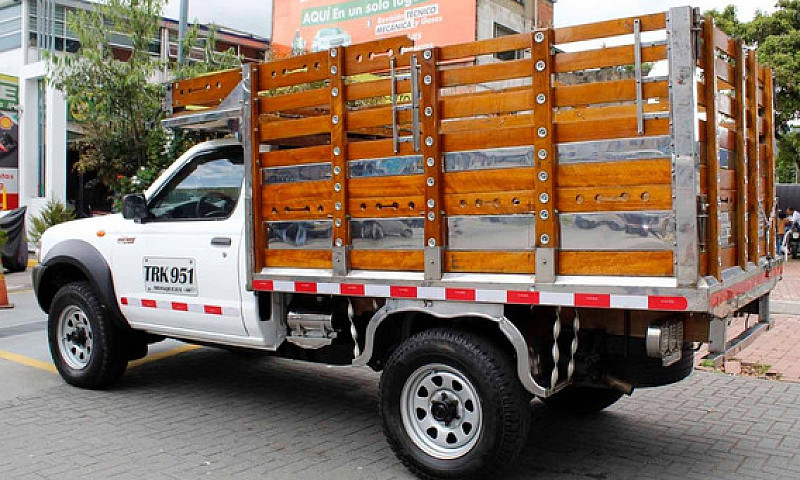 Nissan Frontier D22 ...