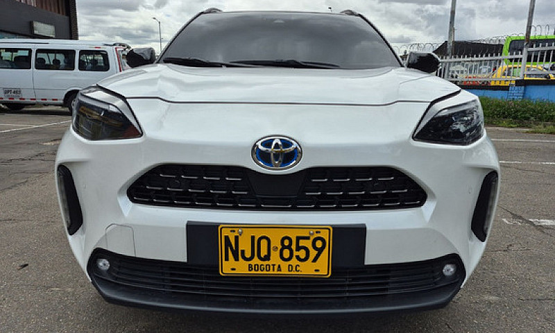 Toyota Yaris Cross 1...