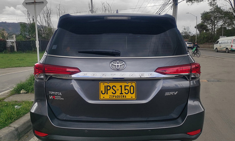 Toyota Fortuner 2.7L...