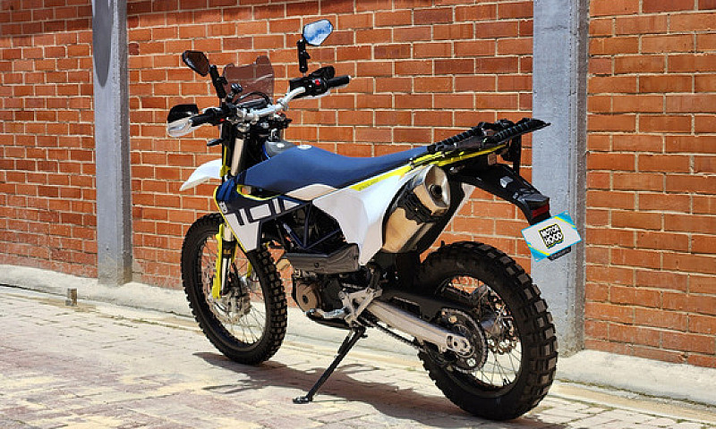 Husqvarna 701 Enduro...