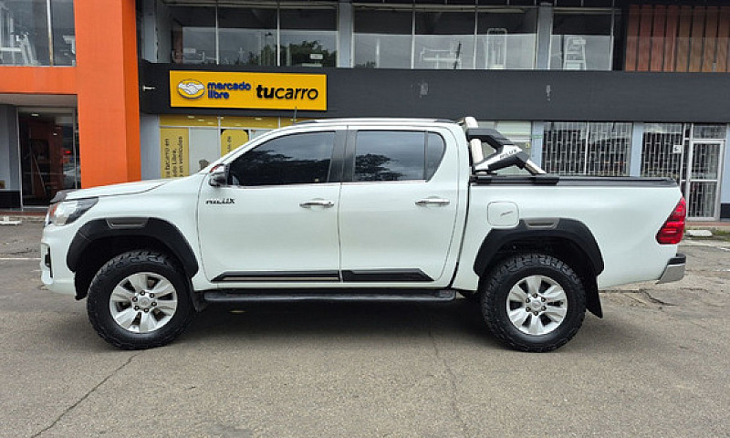 Toyota Hilux 2.8 At ...