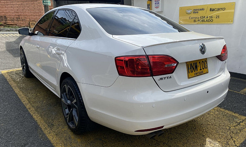 Volkswagen Jetta 2.5...