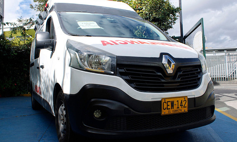 Ambulancia Renault T...
