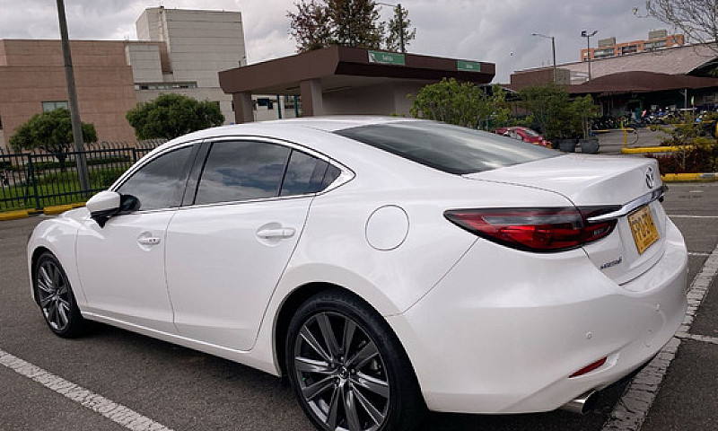 Mazda 6 2.5 Signatur...