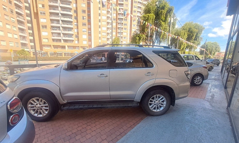 Toyota Fortuner 2.7L...