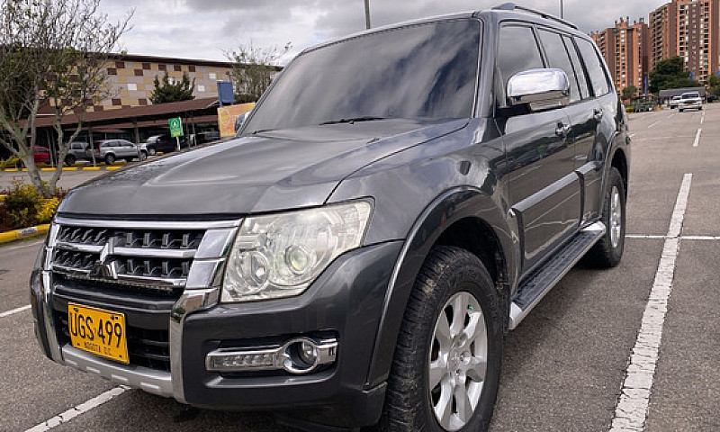 Mitsubishi Montero 3...