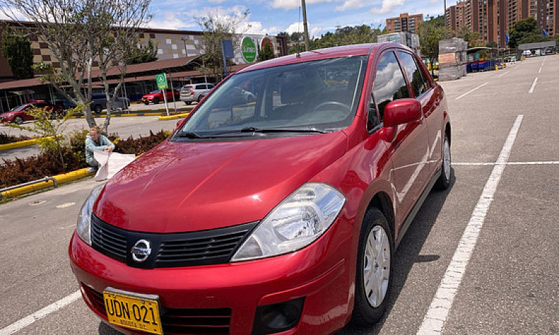 Nissan Tiida 1.8 Mii...