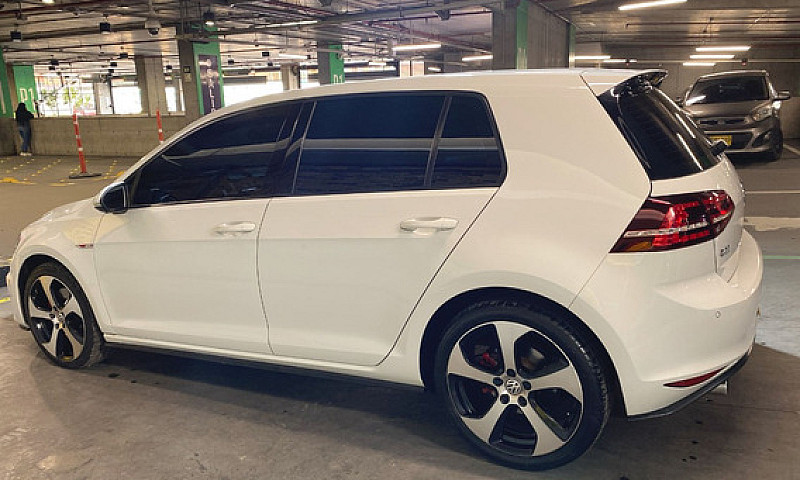 Volkswagen Golf 2.0 ...