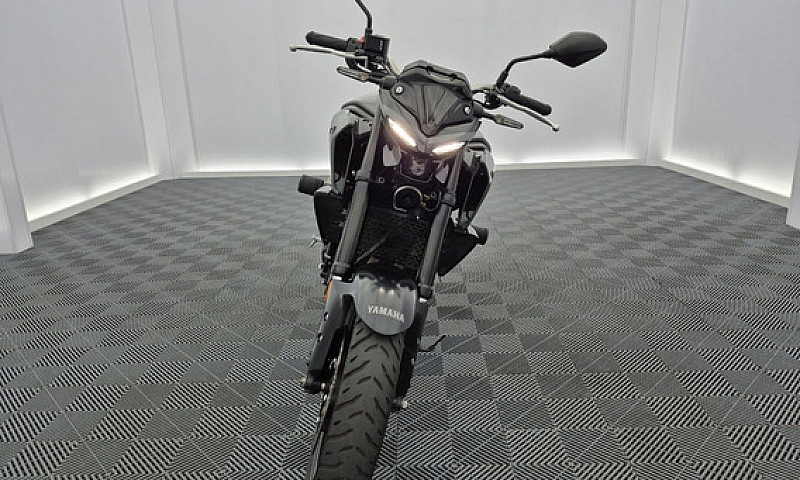Yamaha Mt 03 ...