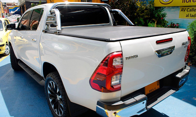 Toyota Hilux 2.8L...