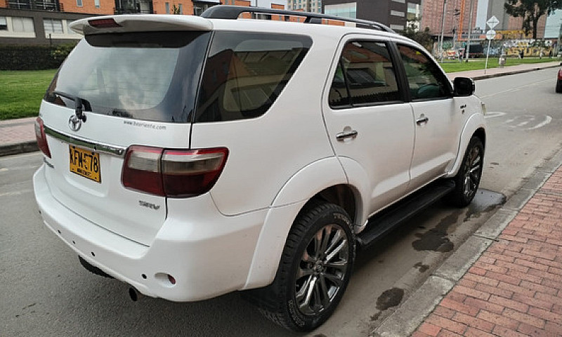 Toyota Fortuner 3.0 ...