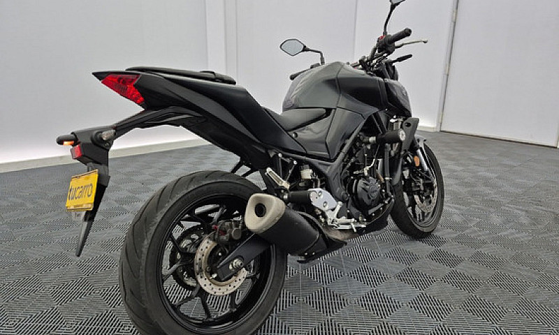 Yamaha Mt 03 ...