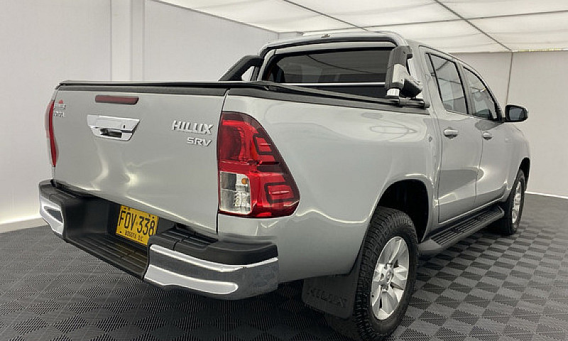Toyota Hilux 2.8L...
