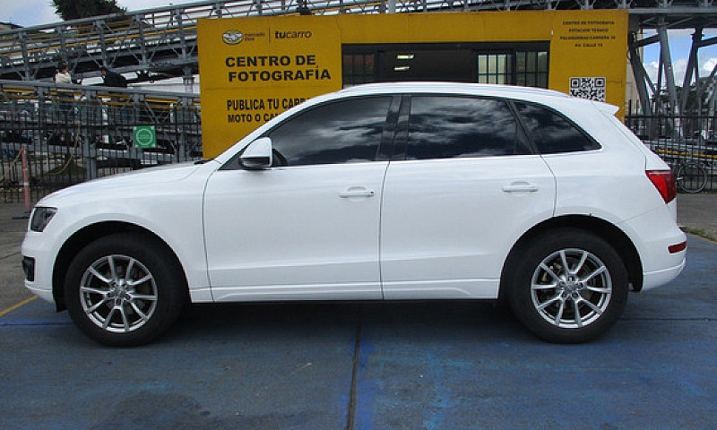 Audi Q5 Luxury 4X4 2...