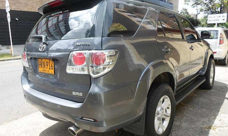 Toyota Fortuner Sr5 ...