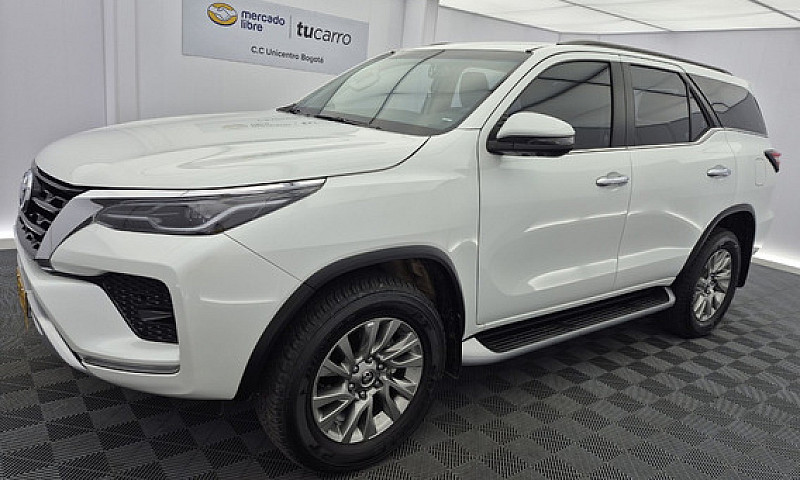 Toyota Fortuner 2.7L...