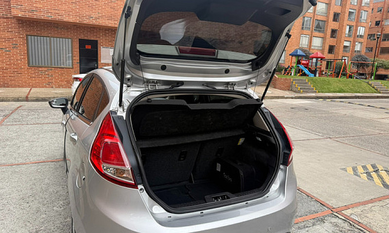 Ford Fiesta 1.6 Tita...