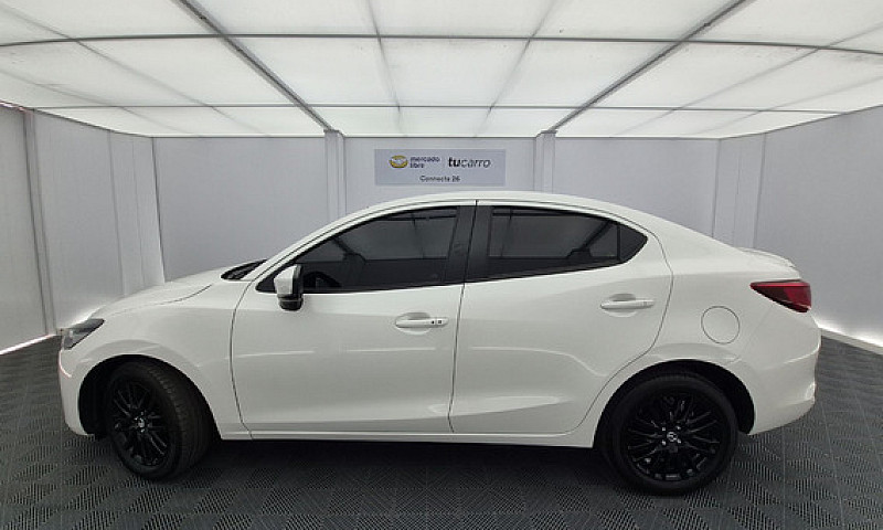 Mazda 2 Sedan 1.5 Gr...