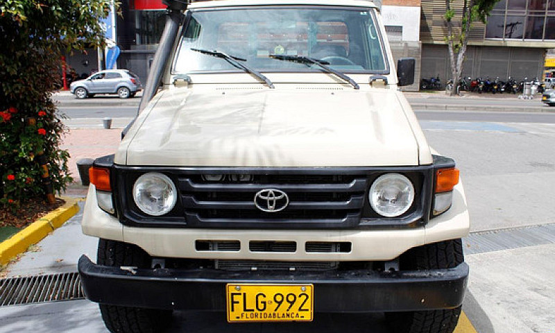 Toyota Land Cruiser ...