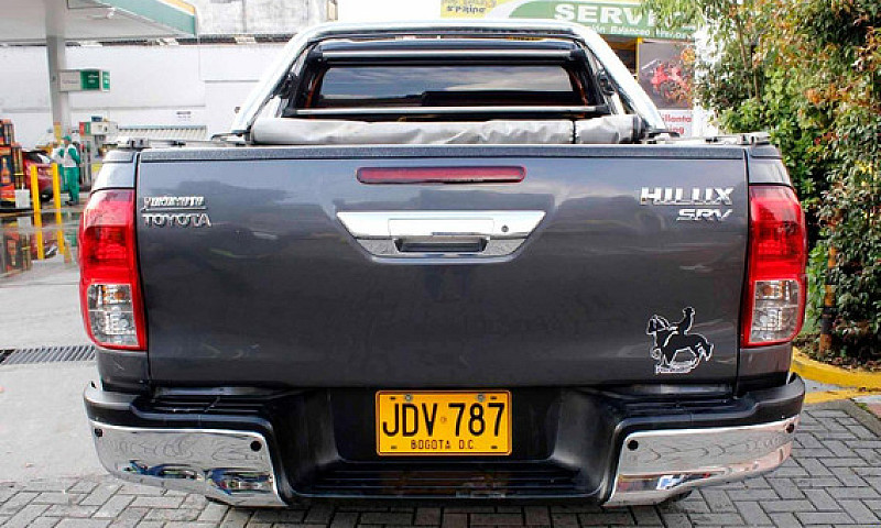 Toyota Hilux Srv Dob...