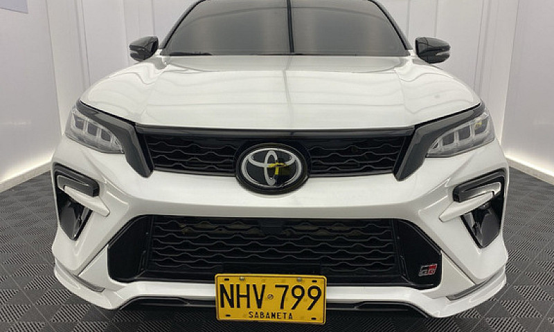 Toyota Fortuner Gr-S...