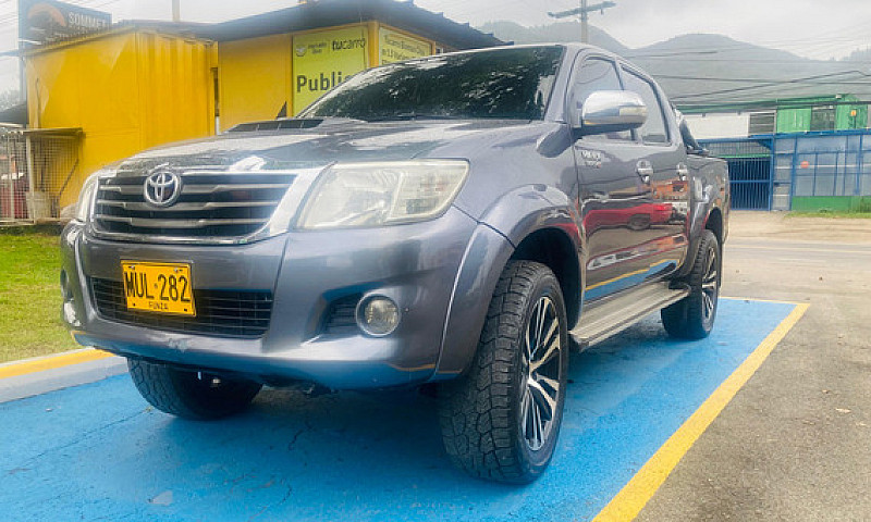 Toyota Hilux 3.0 Srv...