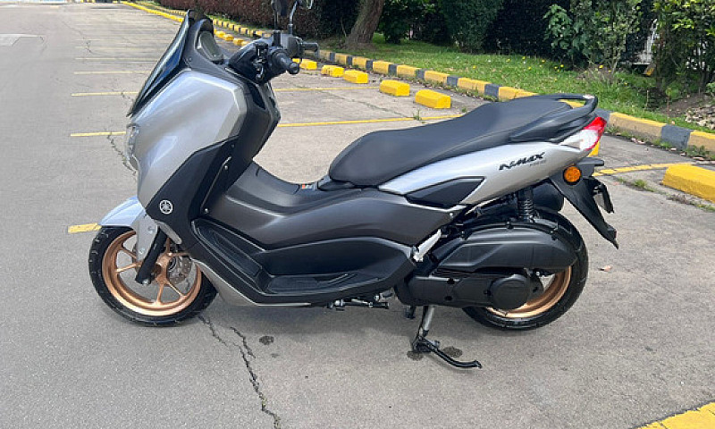 Yamaha Nmax Connecte...