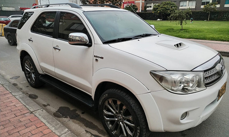 Toyota Fortuner 3.0 ...