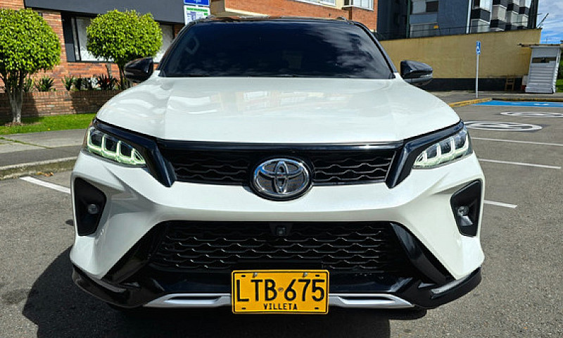 Toyota Fortuner Srx ...