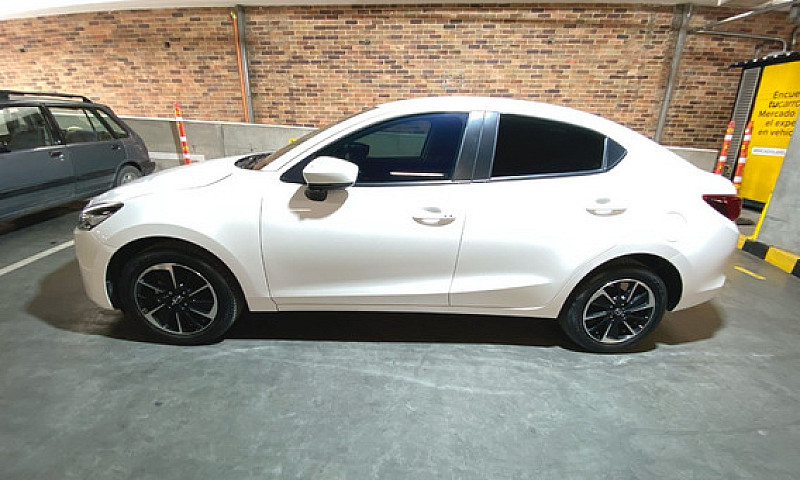 Mazda 2 Grand Tourin...