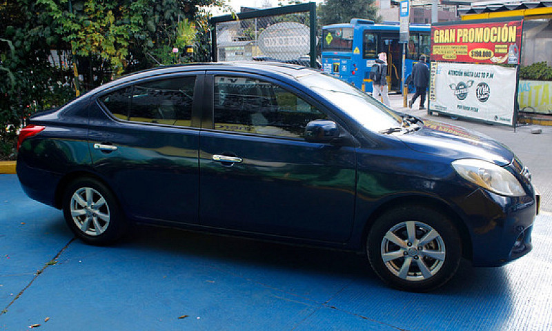 Nissan Versa 1.6 Adv...