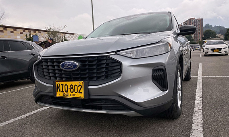 Ford Escape Active 1...