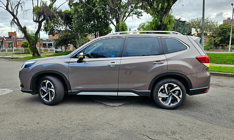 Subaru Forester Hybr...