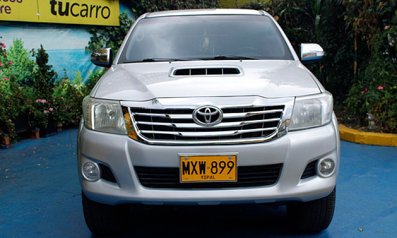 Toyota Hilux Vigo D4...