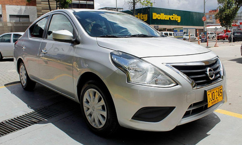 Nissan Versa 1.6 Sen...