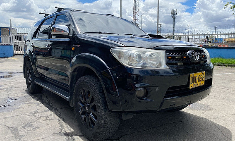 Toyota Fortuner 3.0 ...