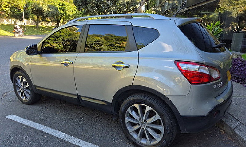 Nissan Qashqai 2.0 4...