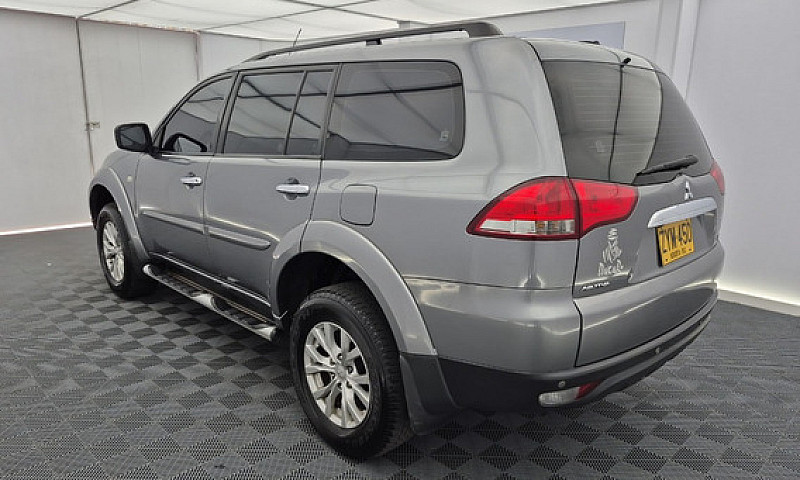 Mitsubishi Nativa 3....
