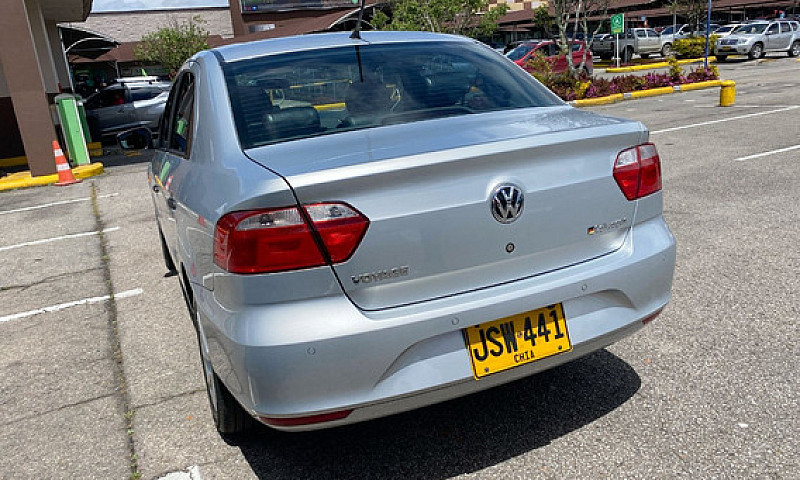 Volkswagen Voyage 1....