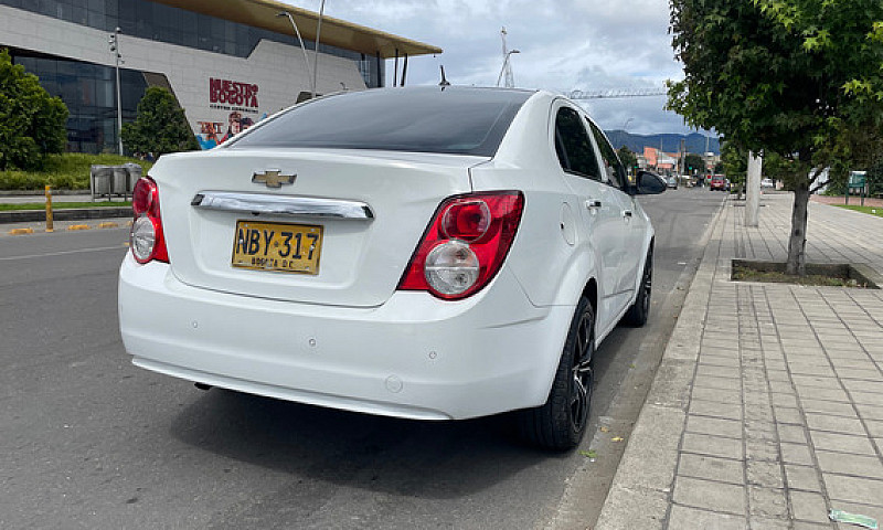 Chevrolet Sonic 1.6 ...
