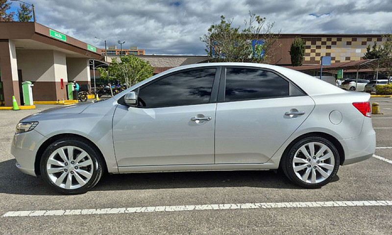 Kia Cerato Forte 1.6...