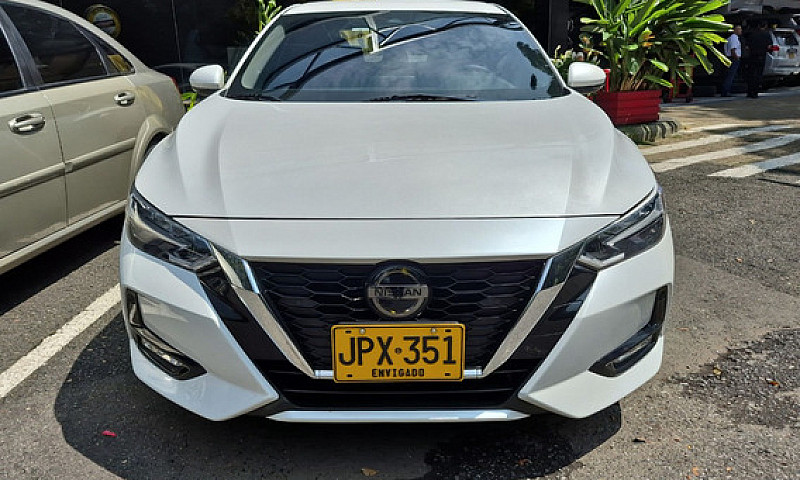 Nissan Sentra 2.0 B1...