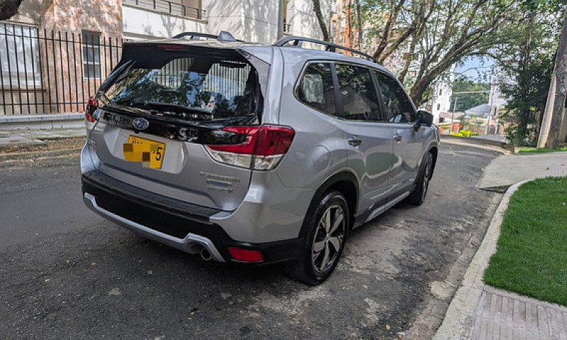 Subaru Forester 2.0 ...